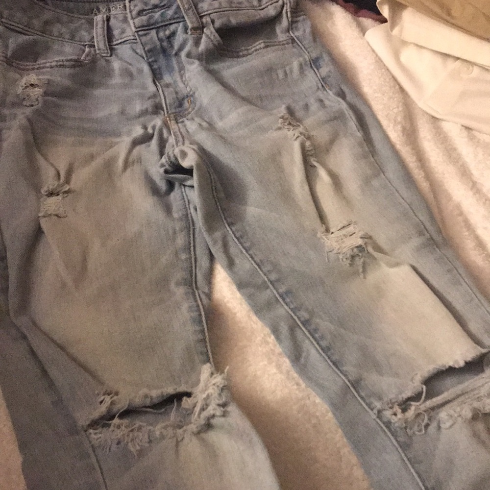American Eagle 🦅 Rip Jeans - Picture 2 of 6